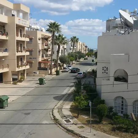 Nondas Hill Apts 3* Larnaka