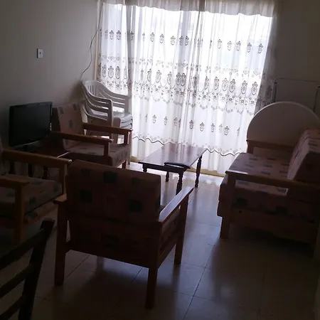 아파트호텔 Nondas Hill Apts 라르나카